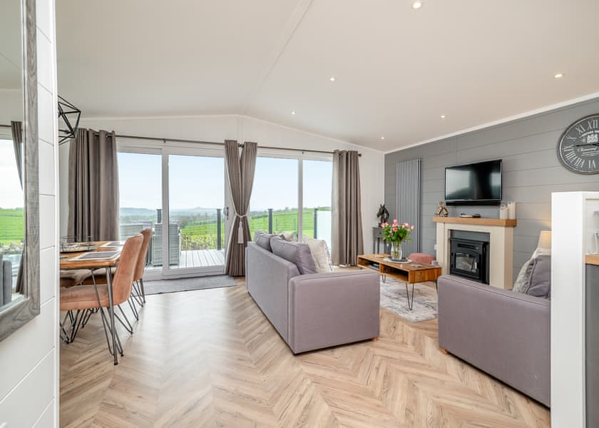 Quantock View - Midsomer Lodges, Midsomer House, East Compton