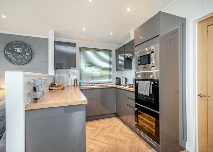 Quantock View - Midsomer Lodges, Midsomer House, East Compton