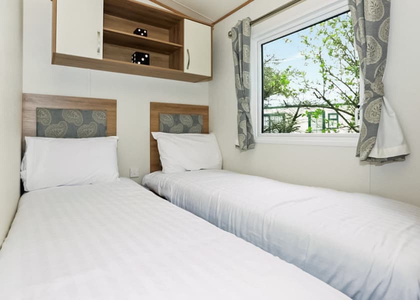6 Berth Luxury Caravan Marina View Hot Tub (Pet) - Mill Rythe Coastal Village, Hayling Island