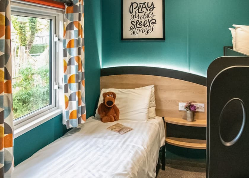 Burst of Blue 7 Berth (Pet) - Mill Rythe Coastal Village, Hayling Island