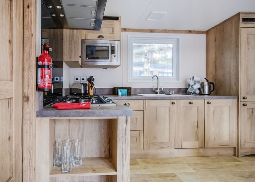 Heartwood Hot Tub 7 - Mill Rythe Coastal Village, Hayling Island