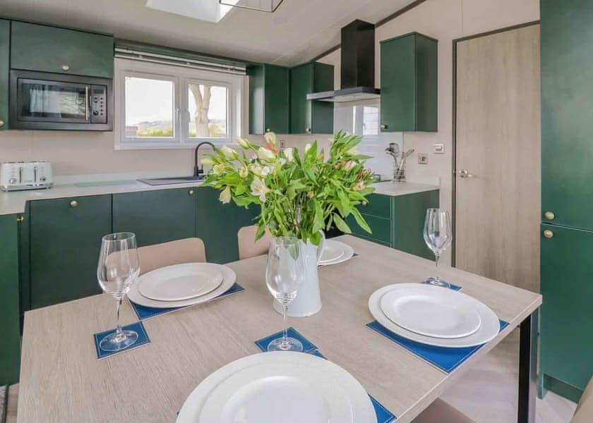 Owls Meadow - Meadow Springs Country & Leisure Park, Caersws