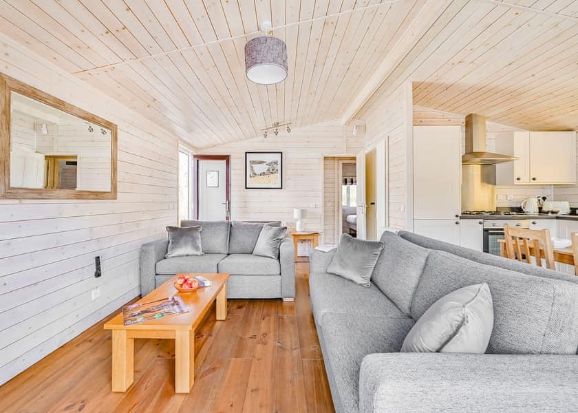Bluebell Fishing Lodge - Notter Bridge Holiday Park, Notter Bridge, Saltash