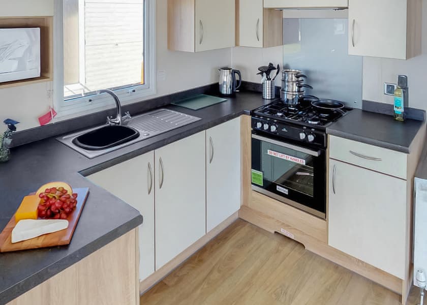 Gold  2 Caravan - New Beach, Dymchurch