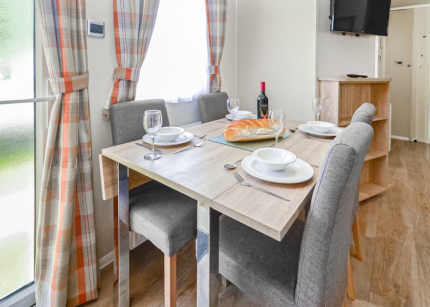 Gold  4 Caravan - New Beach, Dymchurch