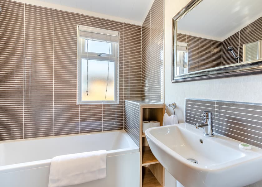 Willow Lodge - New Oaks Farm Lodges, West Lydford, Nr Glastonbury
