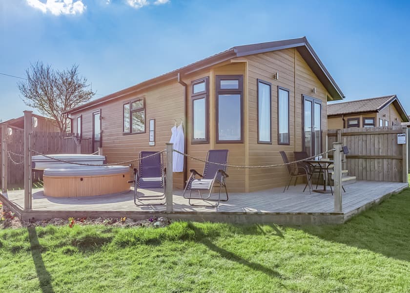 Maple Lodge - New Oaks Farm Lodges, West Lydford, Nr Glastonbury