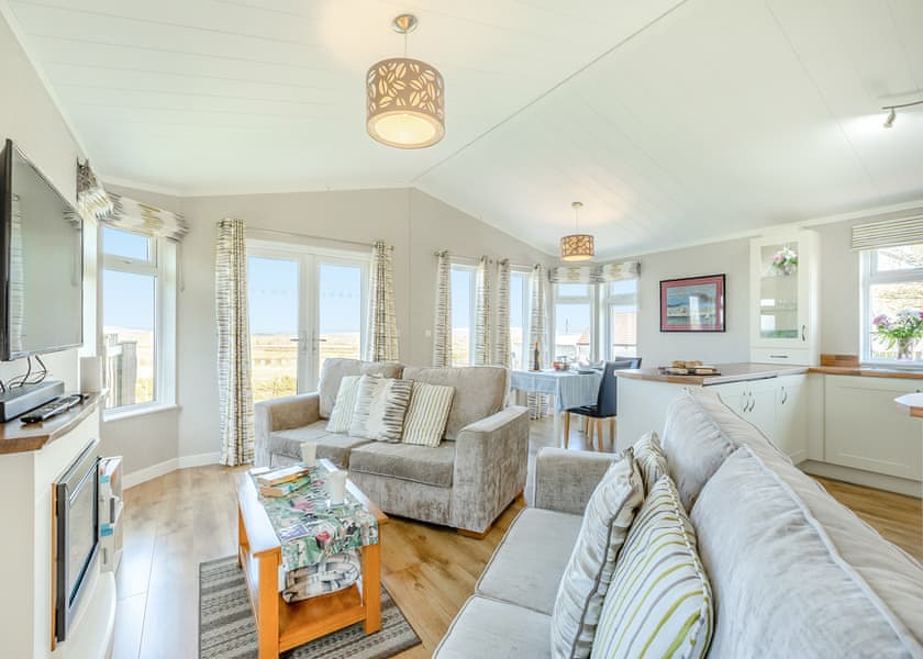 Maple Lodge - New Oaks Farm Lodges, West Lydford, Nr Glastonbury