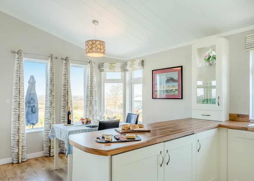 Maple Lodge - New Oaks Farm Lodges, West Lydford, Nr Glastonbury