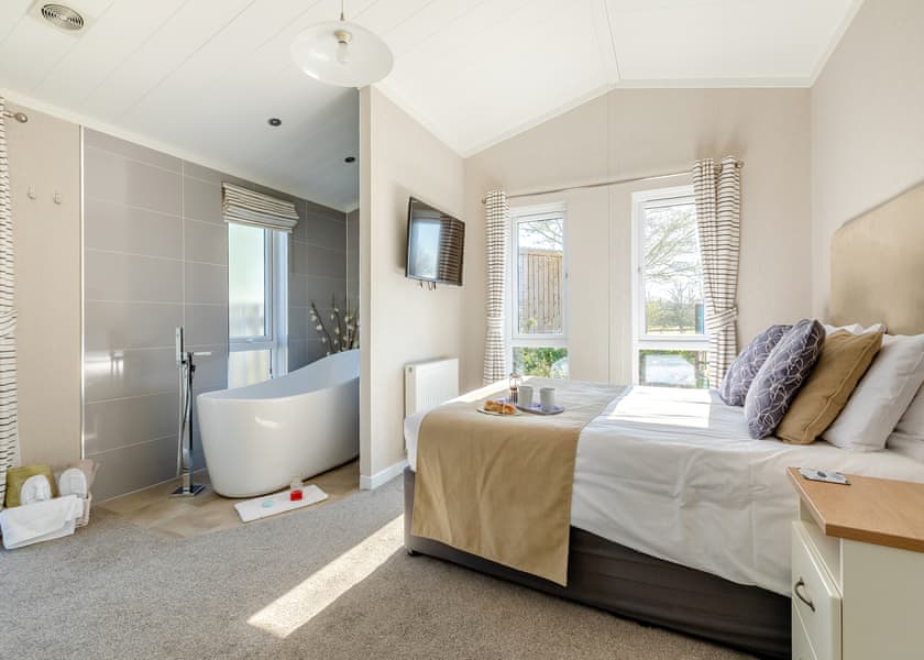 Maple Lodge - New Oaks Farm Lodges, West Lydford, Nr Glastonbury