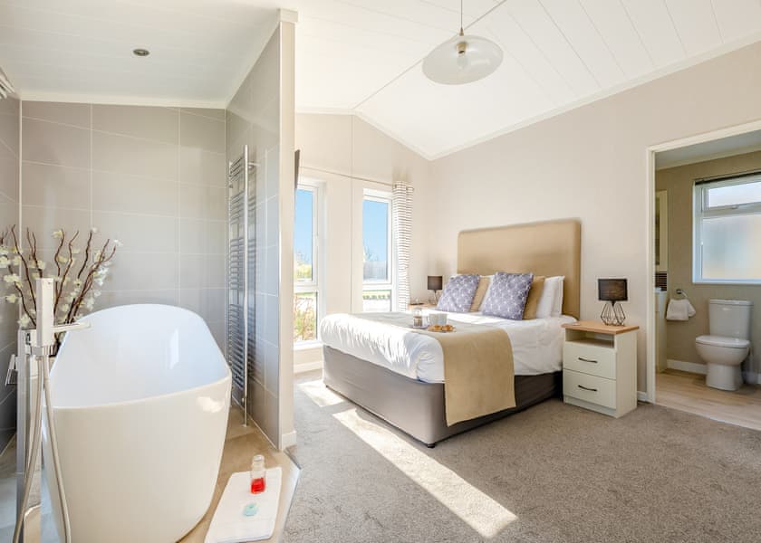 Maple Lodge - New Oaks Farm Lodges, West Lydford, Nr Glastonbury