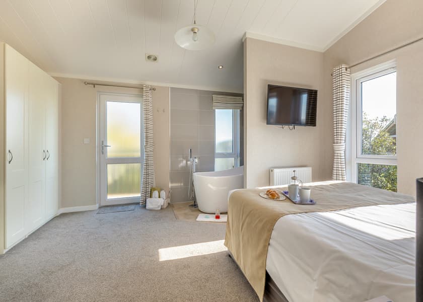 Maple Lodge - New Oaks Farm Lodges, West Lydford, Nr Glastonbury