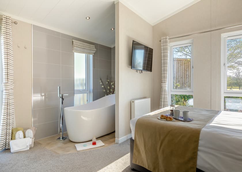 Maple Lodge - New Oaks Farm Lodges, West Lydford, Nr Glastonbury