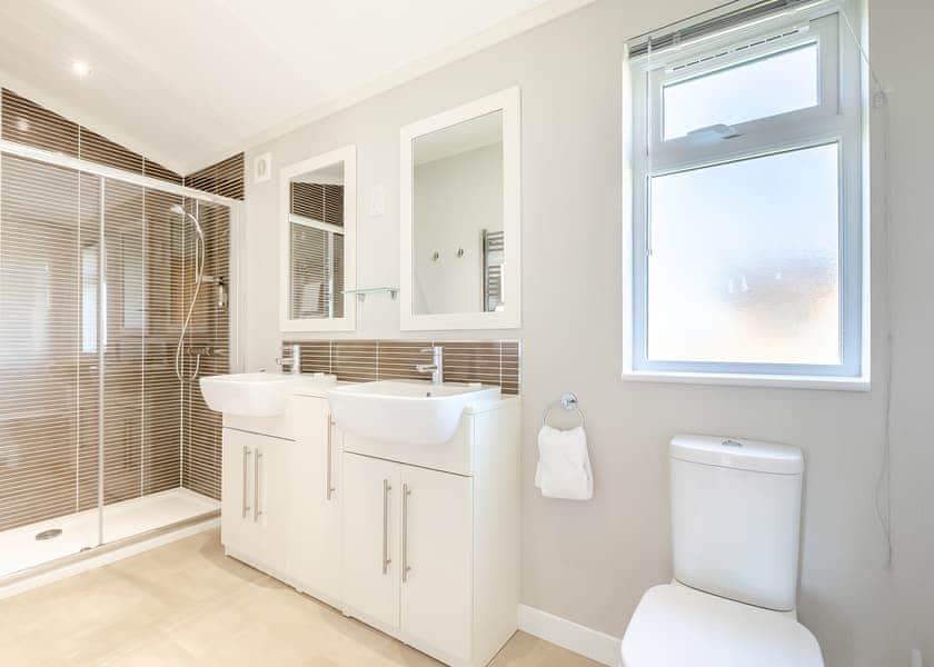 Chestnut Lodge - New Oaks Farm Lodges, West Lydford, Nr Glastonbury