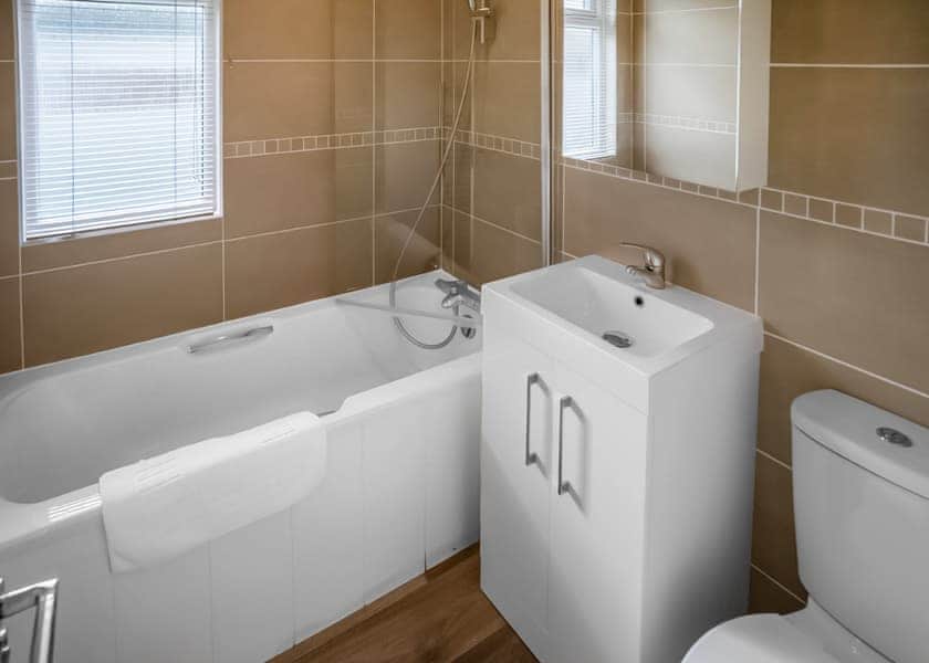 Deluxe Spa - Alder Country Park, North Walsham