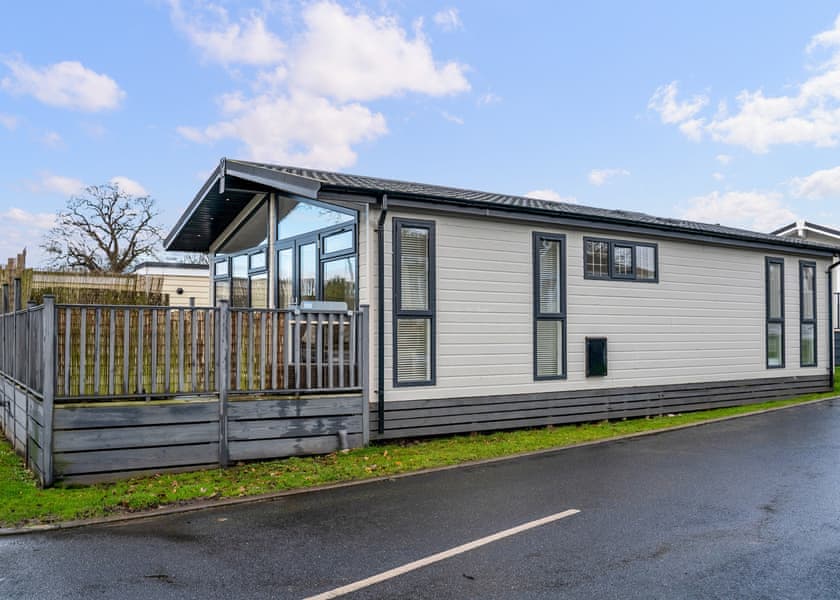 Bronze Spa Pet - Alder Country Park, North Walsham