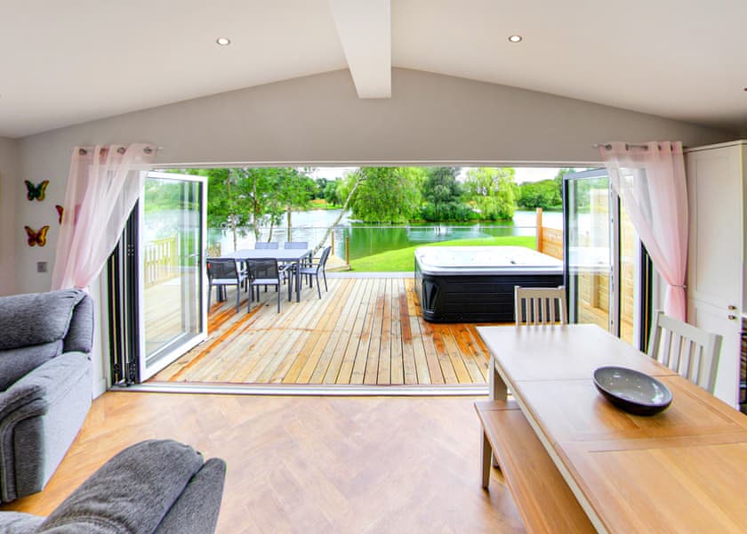 Goldfinch Lodge - Noahs Retreat, Laceby