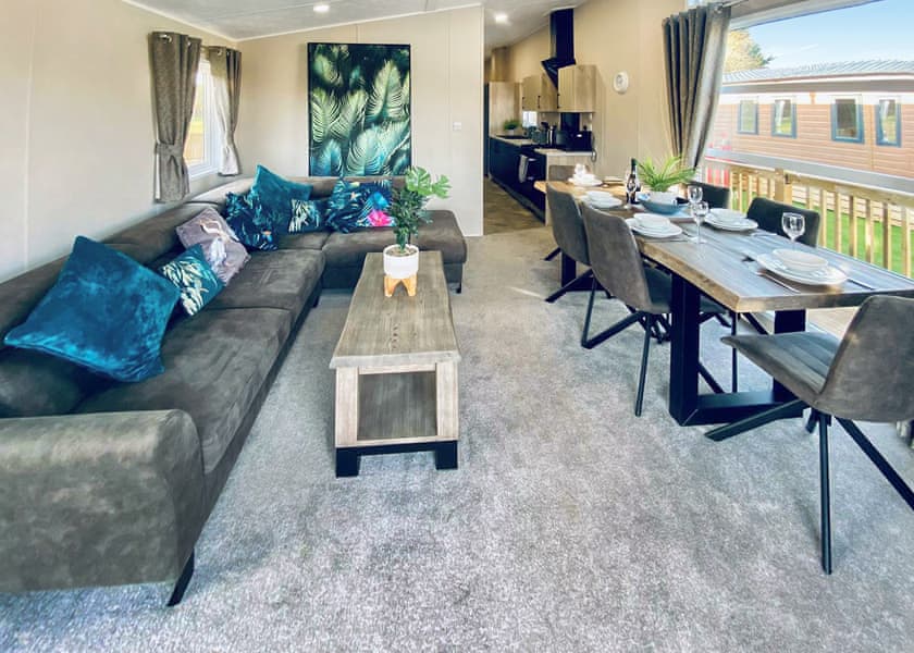 Whimbrel Lakeside Lodge - Noahs Retreat, Laceby