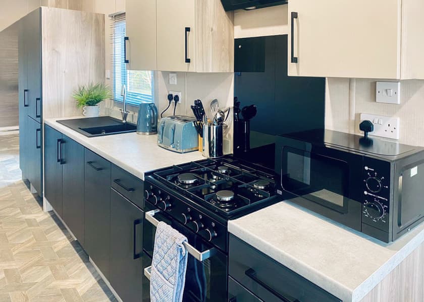 Whimbrel Lakeside Lodge - Noahs Retreat, Laceby