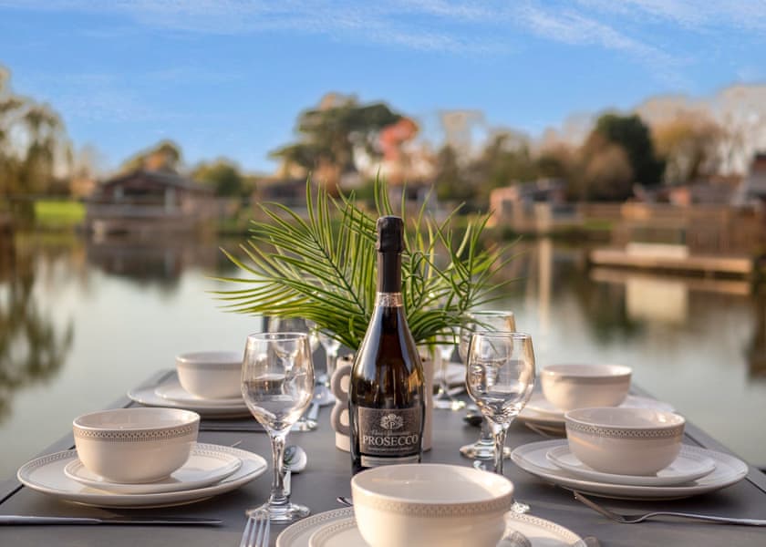 Falcon - Noahs Retreat, Laceby