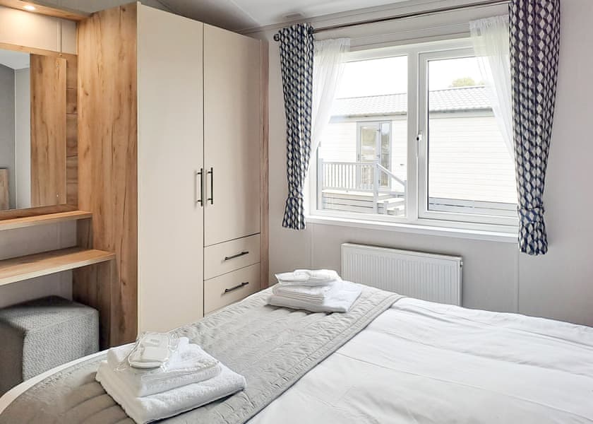 Platinum 3 bed lodge (Pet) - North Shore Holiday Park, Roman Bank, Skegness