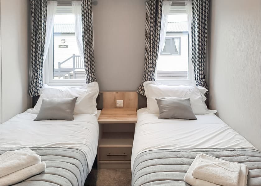 Platinum 3 bed lodge (Pet) - North Shore Holiday Park, Roman Bank, Skegness