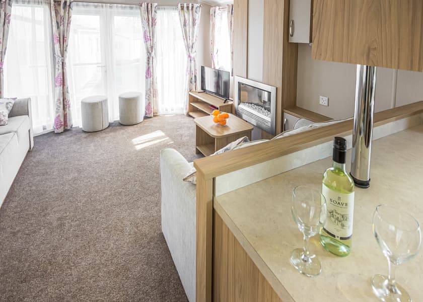 6 Berth Luxury Caravan 3 Bed with Hot Tub - Newperran Holiday Resort, Newquay