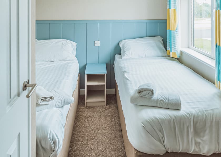 6 Berth Luxury Caravan 3 Bed with Hot Tub - Newperran Holiday Resort, Newquay
