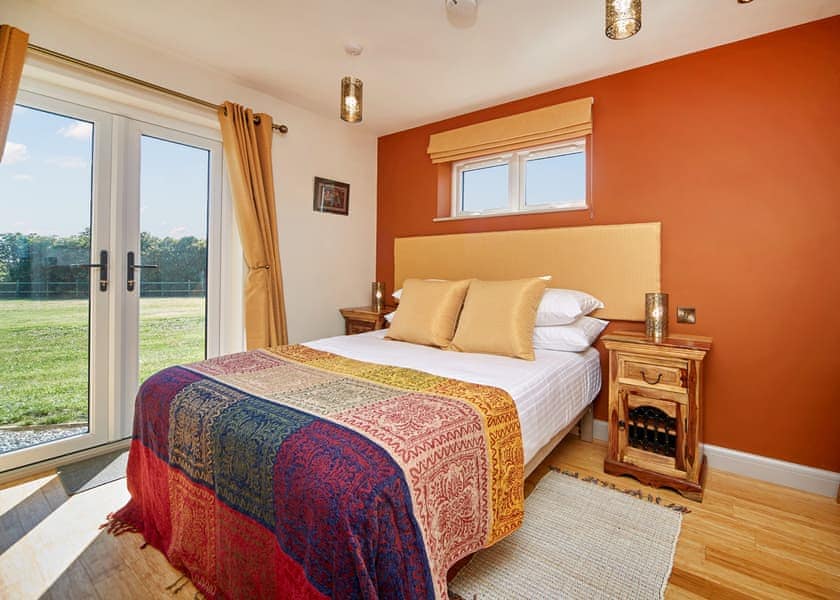 Peaceful en-suite double bedroom | The Raj - North Star Sanctum, Fitling, near Hornsea