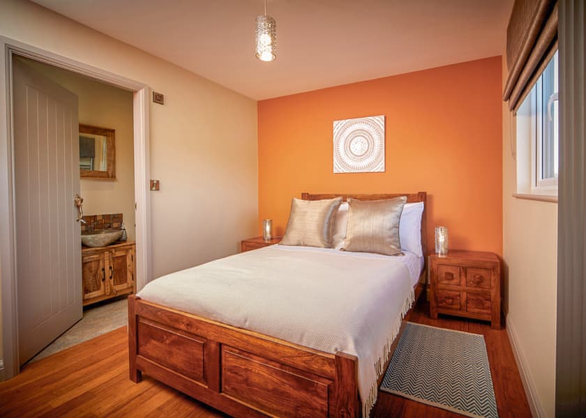 Peaceful en-suite double bedroom | The Lotus - North Star Sanctum, Fitling, near Hornsea