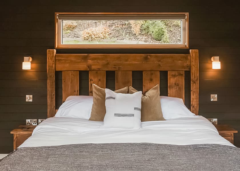 Oak Tree - Nant-y-Coed Lodges, Mochdre, Newtown