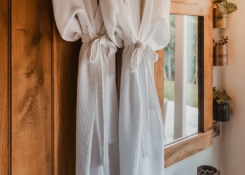 Oak Tree - Nant-y-Coed Lodges, Mochdre, Newtown