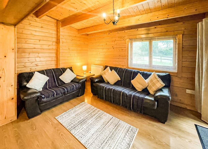 Fir Tree Lodge - Oathill Farm Lodges, Crewkerne