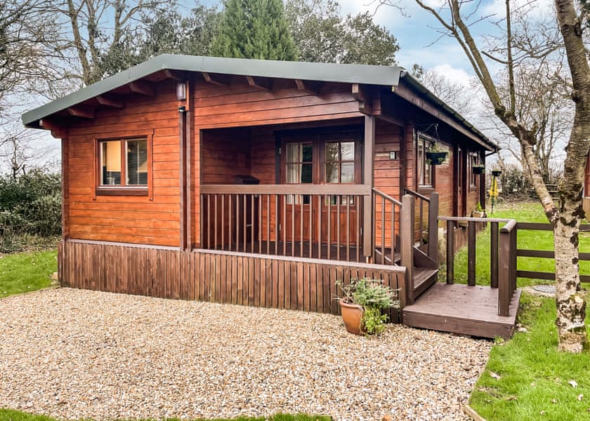 Cherry Tree Lodge - Oathill Farm Lodges, Crewkerne