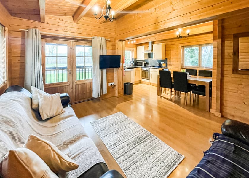 Cherry Tree Lodge - Oathill Farm Lodges, Crewkerne