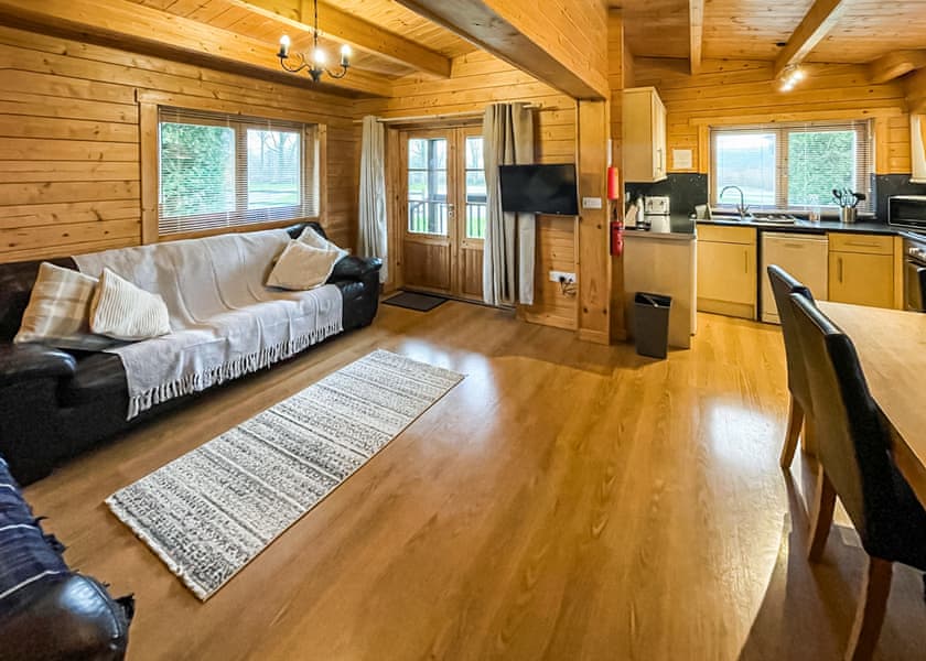 Cherry Tree Lodge - Oathill Farm Lodges, Crewkerne