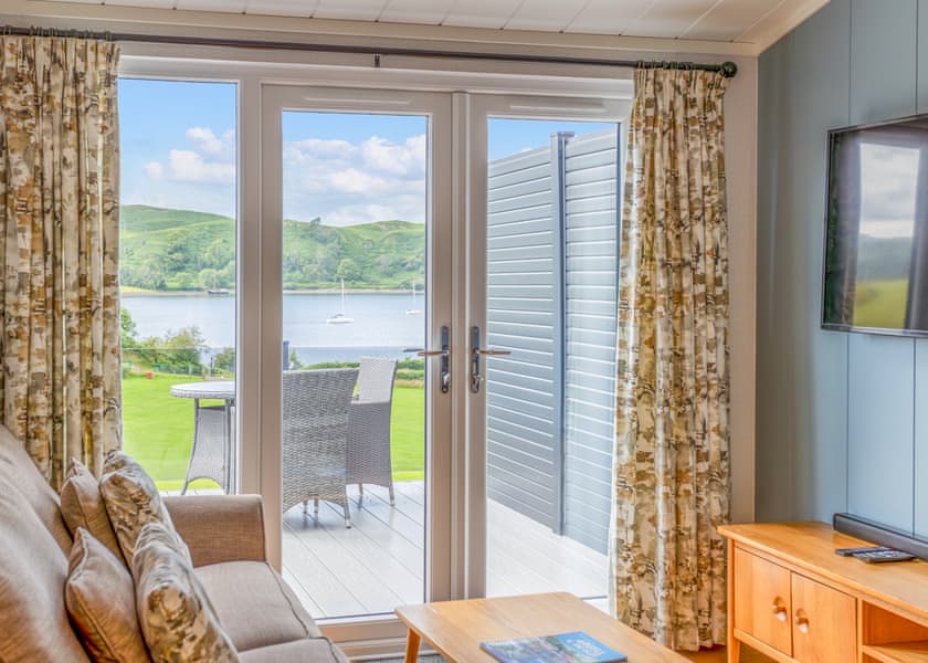 Oban Hot Tub Lodge 1 - Oban Holiday Park, Oban