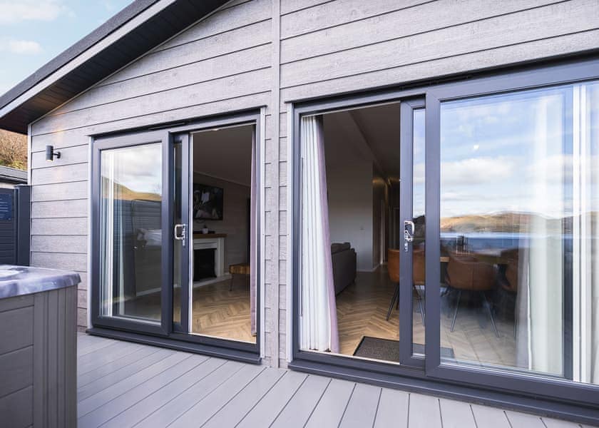 Oban Hot Tub Lodge 3 - Oban Holiday Park, Oban