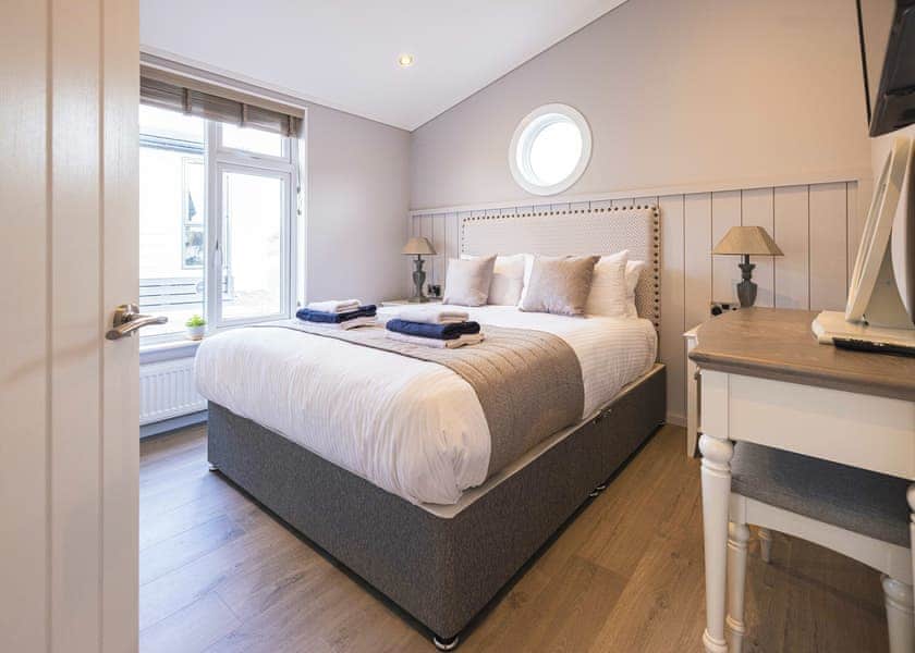 Waterfront Casa Di Lusso Hot Tub Lodge - Oban Holiday Park, Oban