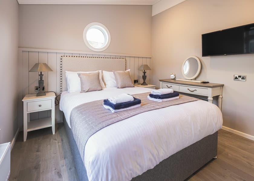 Waterfront Casa Di Lusso Hot Tub Lodge - Oban Holiday Park, Oban