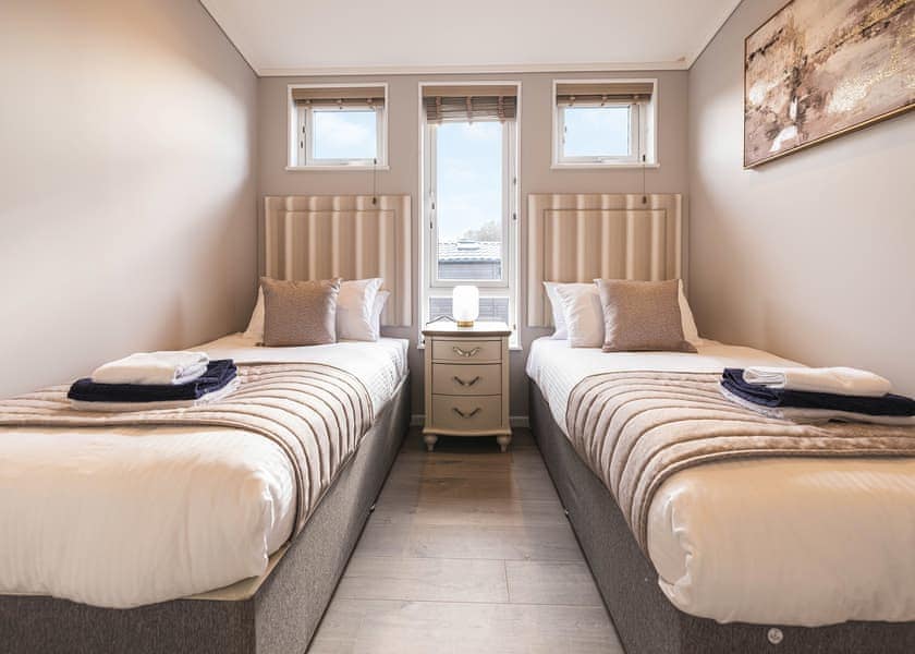 Waterfront Casa Di Lusso Hot Tub Lodge - Oban Holiday Park, Oban