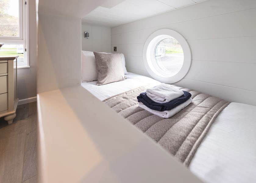 Waterfront Casa Di Lusso Hot Tub Lodge - Oban Holiday Park, Oban