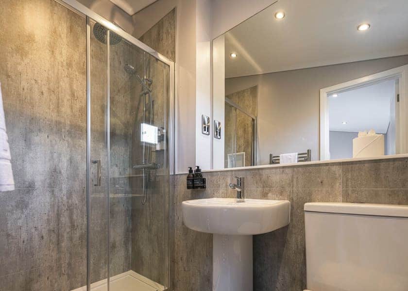 Waterfront Casa Di Lusso Hot Tub Lodge - Oban Holiday Park, Oban