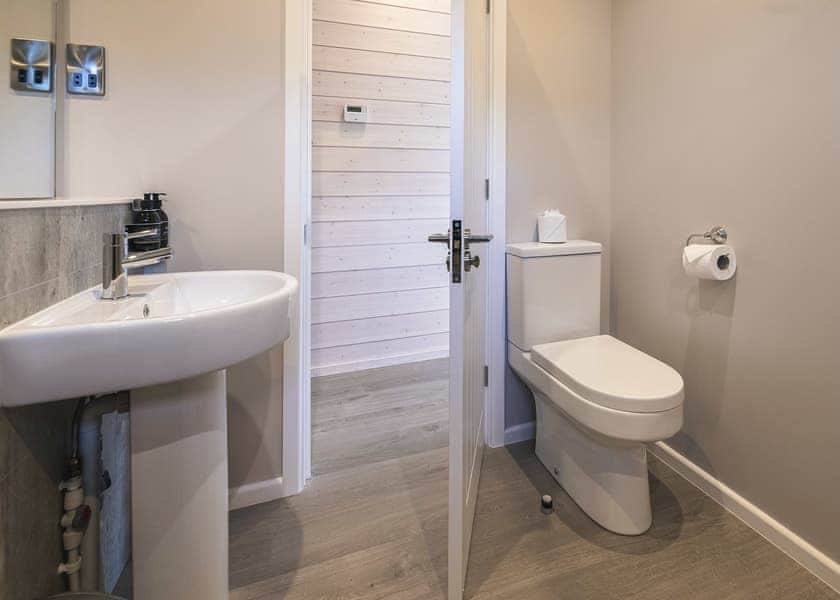 Waterfront Casa Di Lusso Hot Tub Lodge - Oban Holiday Park, Oban
