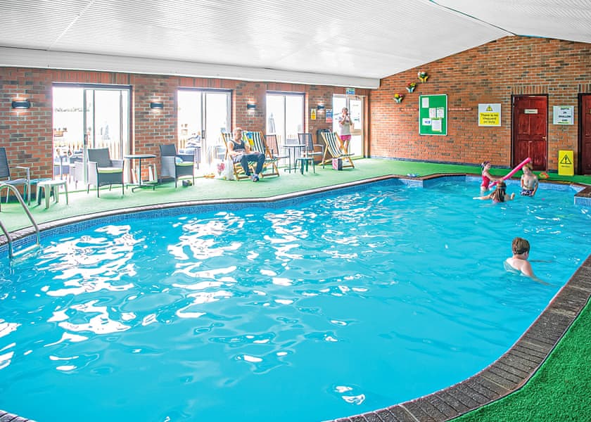 Indoor pool | Ocean Heights Leisure Park, New Quay