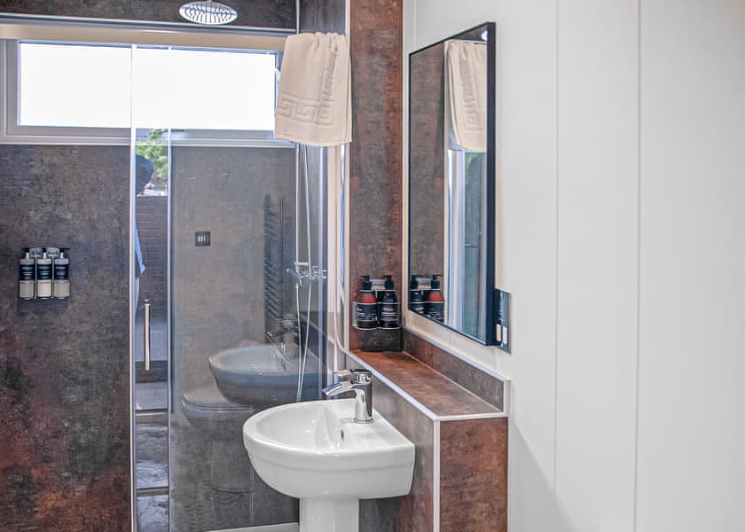 Nevis Hot Tub 2 - Ben Nevis Holiday Park, Camaghael, Fort William