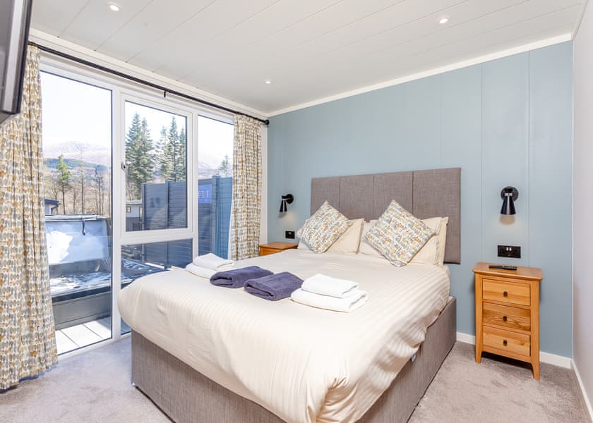 Nevis Hot Tub 1 - Ben Nevis Holiday Park, Camaghael, Fort William