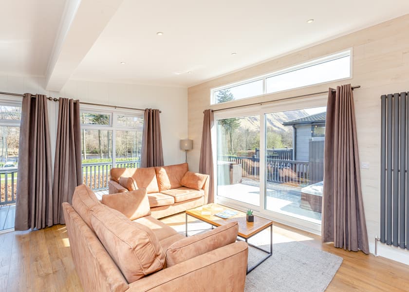 Nevis Hot Tub 4 - Ben Nevis Holiday Park, Camaghael, Fort William