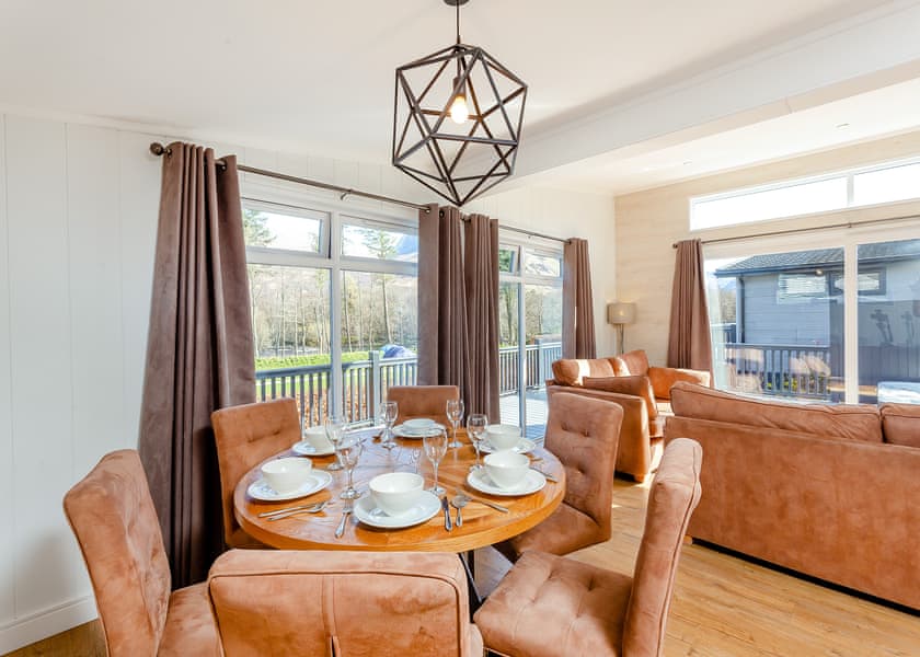 Nevis Hot Tub 4 - Ben Nevis Holiday Park, Camaghael, Fort William