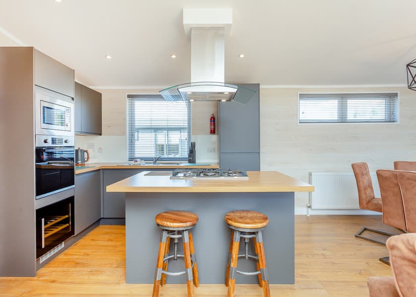 Nevis Hot Tub 4 - Ben Nevis Holiday Park, Camaghael, Fort William